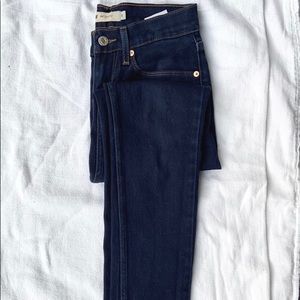 💙Size 0 Levi Jeans💙